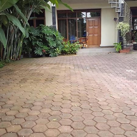 Hazel House With Swimming Pool By Grorental Bandung Exteriör bild